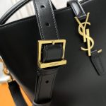 YSL聖羅蘭高仿A貨包包専賣 LE 5À7系列之亮面水桶包 大号手袋 黑色