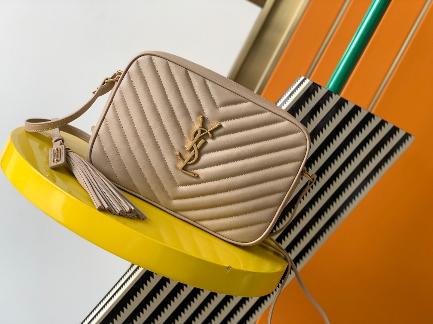 YSL202403261300001.jpg 超A貨YSL聖羅蘭包包 lou絎縫皮革相機袋 Saint Laurent Monogram肩背袋 卡其