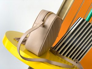 超A貨YSL聖羅蘭包包 lou絎縫皮革相機袋 Saint Laurent Monogram肩背袋 卡其