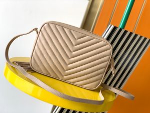超A貨YSL聖羅蘭包包 lou絎縫皮革相機袋 Saint Laurent Monogram肩背袋 卡其