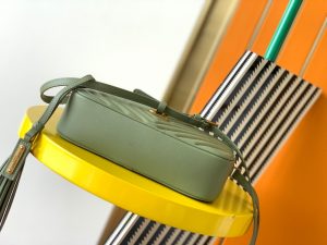 超A貨YSL聖羅蘭包包 lou絎縫皮革相機袋 Saint Laurent Monogram肩背袋 緑色