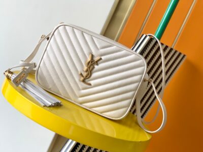 超A貨YSL聖羅蘭包包 lou絎縫皮革相機袋 Saint Laurent Monogram肩背袋 米白色