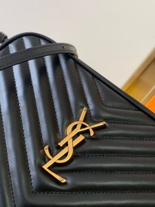 超A貨YSL聖羅蘭包包 lou絎縫皮革相機袋 Saint Laurent Monogram肩背袋 黑色金扣
