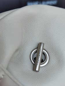 高仿YSL聖羅蘭包包 LOULOU PUFFER 迷你絎縫小羊皮包 小型絎縫皮革手袋 白色銀扣