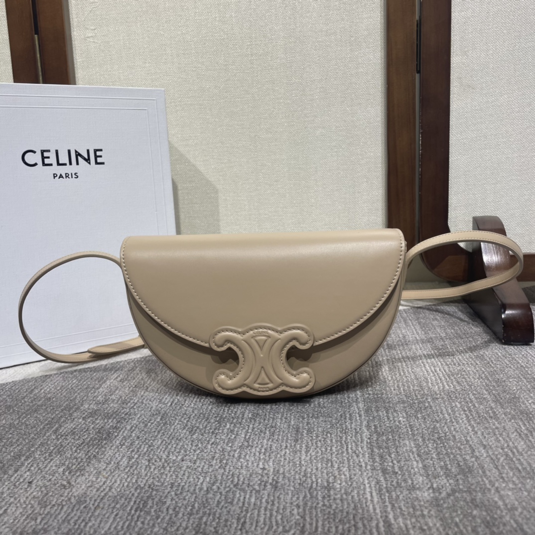 celine202403281300005.jpg 原單高仿Celine賽琳 Basace凯旋门 光滑小牛皮Besace Cuir Triomphe手袋 斜揹包 卡其