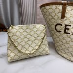 高仿復刻Celine賽琳包 標誌印花 TRIOMPHE COUFFIN扇子包 超大手袋 白色