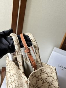 Celine賽琳原單包包 TRIOMPHE帆布標誌印花布料及小牛皮小型Cabas Thais手袋
