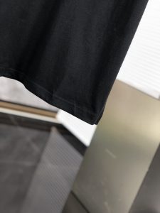 224春夏新款時尚設計男女可用高仿香奈兒圓領短袖T恤 黑色