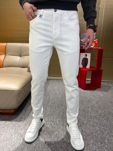 超帥氣的白色超A貨香奈兒經典男裝休閒褲