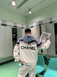 男女通用 植絨字母logo科技防曬材質高仿香奈兒薄外套防曬衣