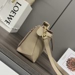 loewe羅意威原單超A貨複刻柔軟粒面牛皮革Puzzle Edge手袋 沙色/荔纹
