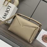 loewe羅意威原單超A貨複刻柔軟粒面牛皮革Puzzle Edge手袋 沙色/荔纹
