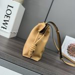 loewe羅意威精仿奢侈品 納帕牛皮革Flamenco 福袋手拿包蜂蜜色