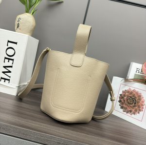 loewe羅意威高仿複刻包包 mini柔軟牛皮革Pebble Bucket水桶包沙色荔紋