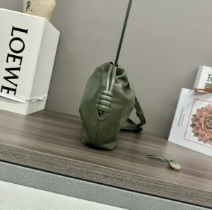 loewe羅意威超A貨手拿包 新款迷你納帕羊皮革 Flamenco Purse 手拿包深卡其綠