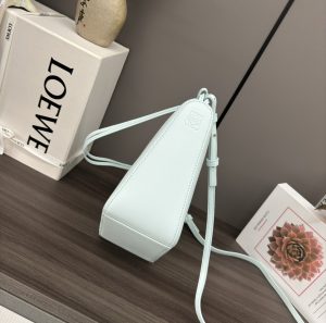loewe羅意威高仿A貨包包 經典牛皮革Hammock hobo手袋 冰山藍