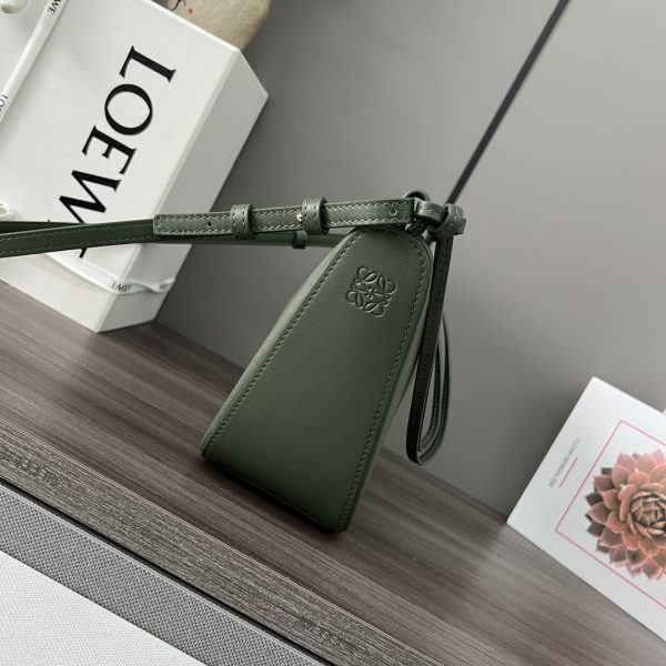 loewe羅意威高仿A貨包包 經典牛皮革Hammock hobo手袋 復古綠