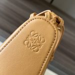 loewe羅意威高仿A貨包包 經典牛皮革Hammock hobo手袋 暖沙色