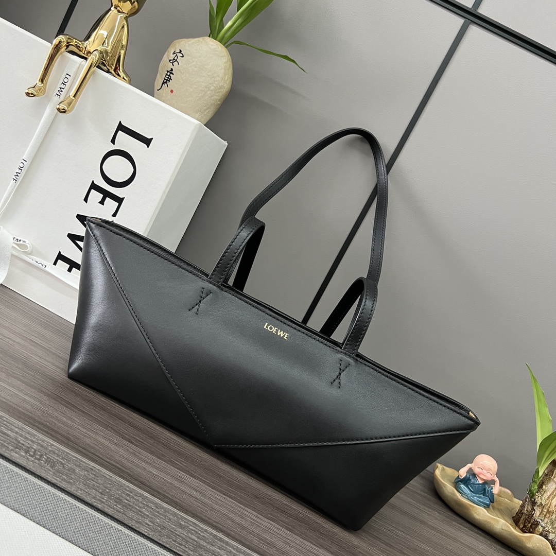loewe202403194200008.jpg loewe羅意威高仿復刻原單包包 亮面牛皮革 Puzzle Fold Cropped 手袋 黑色