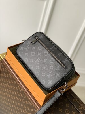 M42838黑花紋Pochette Kasai質感細膩真皮lv原單手拿包錢包