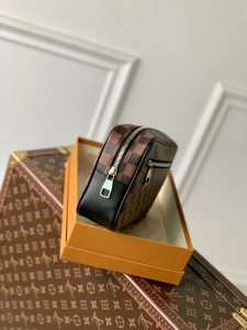M41663咖啡格紋Pochette Kasai 一比一lv Taïga 皮革錢包手拿包