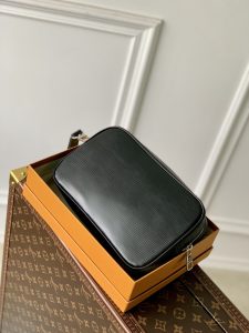 M51726水波黑紋Pochette Kasai lv原單手拿包方形錢包真皮