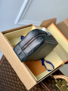 中號升級版本M43384面料为手感柔软的帆布lv頂級原單錢包手拿包男女可用
