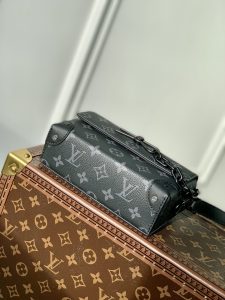 lv超a貨pttM81783尺寸18x 11x 6.5cm 可調節簡帶單肩包