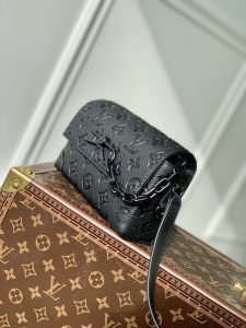 高仿lvM81746壓花Taurillon 皮革 与Steamer 單肩包手提包女
