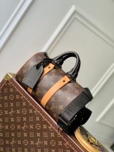 M46687枕頭包Keepall 手袋旅行袋经典轮廓lv高仿手提包