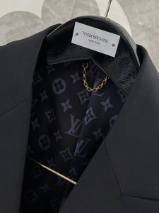超細膩定制面料 一比一LV 刺繡logo男裝西裝西服外套