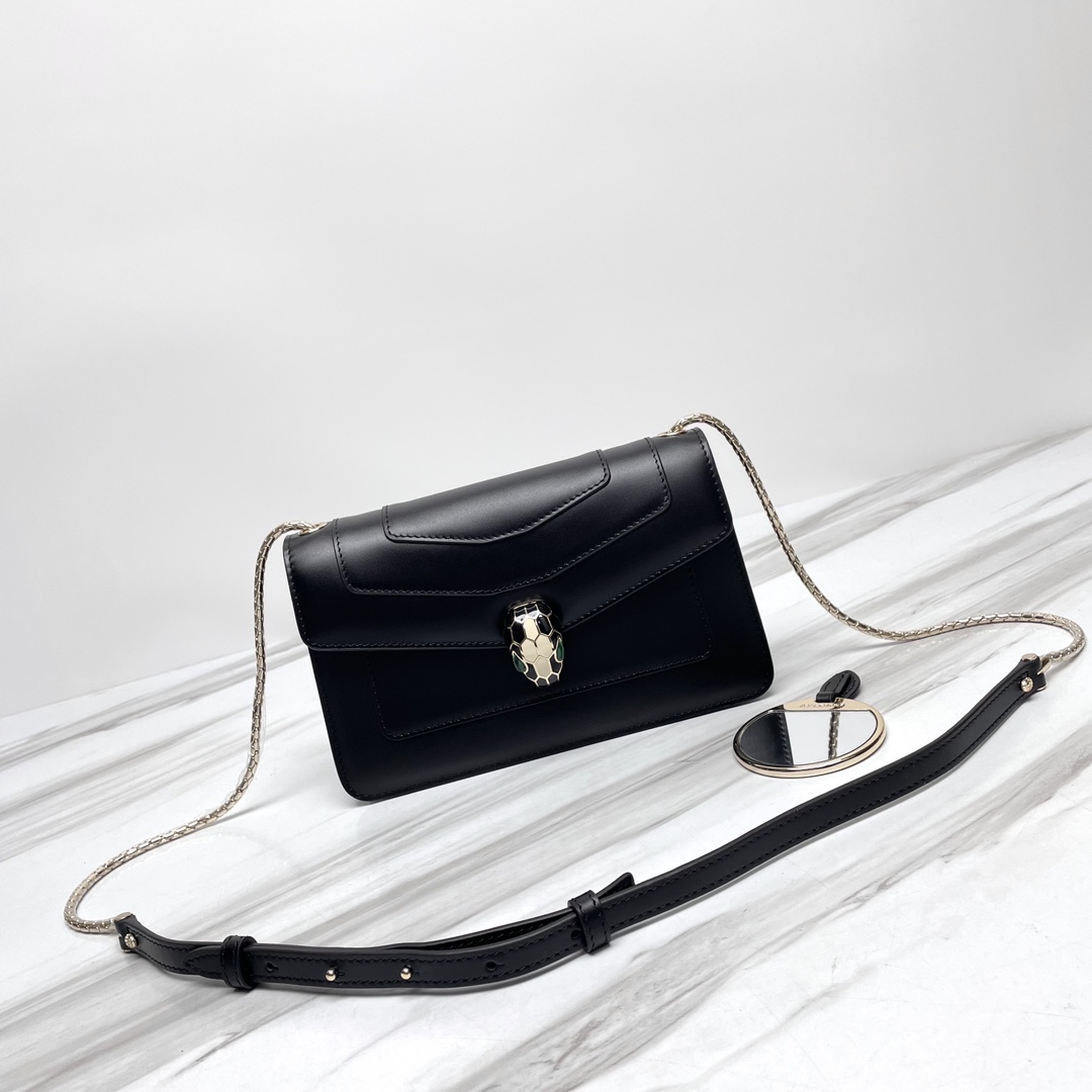 BVLGARI202404072200003.jpg 複刻名牌BVLGARI寶格麗包 Serpenti Forever 鏈帶斜揹包手袋 黑