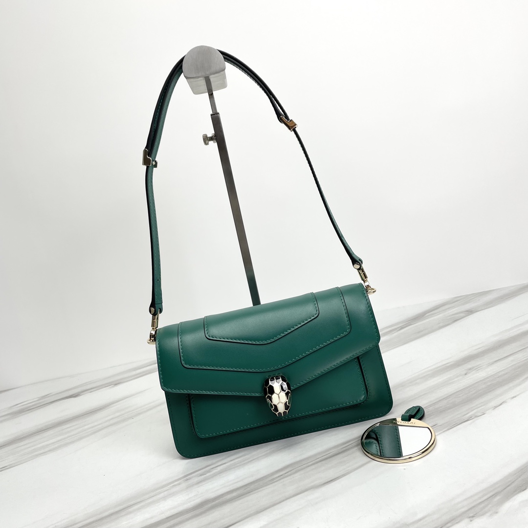 BVLGARI202404081600008.jpg 高仿名牌包BVLGARI寶格麗 Serpenti Forever East-West 肩包斜揹包 緑色