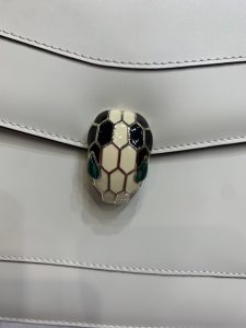 一比一複刻BVLGARI寶格麗 Serpenti Forever 大號手提包斜揹包 白色