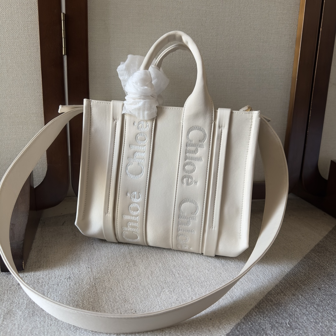 Chloe202404101100006.jpg 高仿複刻Chloe蔻依包 Chloe Woody小號托特包 Chloé徽標刺繡