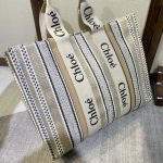 複刻名牌包Chloe蔻依 Chloé標識刺繡彩虹包 Woody大號托特包