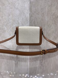 高仿品牌包Celine賽琳包包 凱旋門斜挎包 帆布CLASSIQUE TRIOMPHE手袋小號