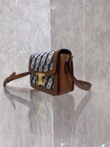 高仿品牌包Celine賽琳包包 凱旋門斜挎包 鎖釦印花CLASSIQUE TRIOMPHE手袋小號