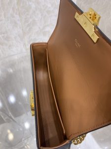 高仿奢侈品包Celine賽琳單肩包 標誌印花CLAUDE飾鍊肩揹袋 金鍊金標 黃褐色