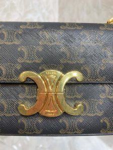 高仿奢侈品包Celine賽琳單肩包 標誌印花CLAUDE飾鍊肩揹袋 金鍊金標 黃褐色