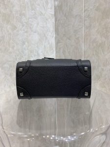 一比一複刻Celine賽琳手提包 敲打小牛皮小巧型Luggage micro手袋 笑臉包 黑