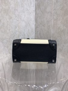 一比一複刻Celine賽琳手提包 敲打小牛皮小巧型Luggage micro手袋 笑臉包黑白