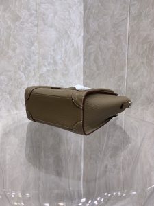 一比一複刻Celine賽琳手提包 敲打小牛皮袖珍型Luggage nano手袋 笑臉包 棕色