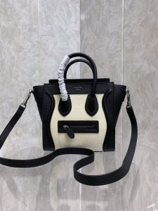 一比一複刻Celine賽琳手提包 敲打小牛皮袖珍型Luggage nano手袋 笑臉包 黑白