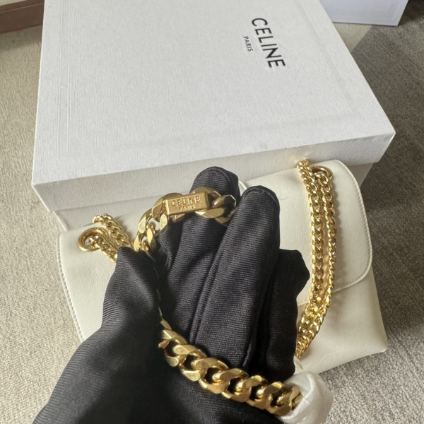 一比一複刻名牌包Celine賽琳 柔軟牛皮革中號Celine Victoire手袋 米白