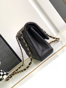 𝗖𝗛𝗔𝗘𝗡𝗟進口原廠羊皮一比一女款單肩包腋下包 2024新品