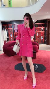 Chanel香奈兒高仿衣服時尚減齡2024新品女款連衣裙