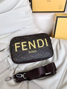 高仿FENDI pouch芬迪男包 相機包 牛皮