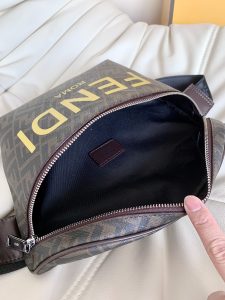 頂級復刻奢侈品芬迪包包斜跨包新品