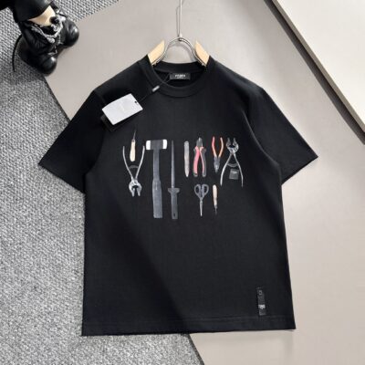 頂級版本FENDI芬迪印花圖案高仿短袖衣服黑色打底衫
